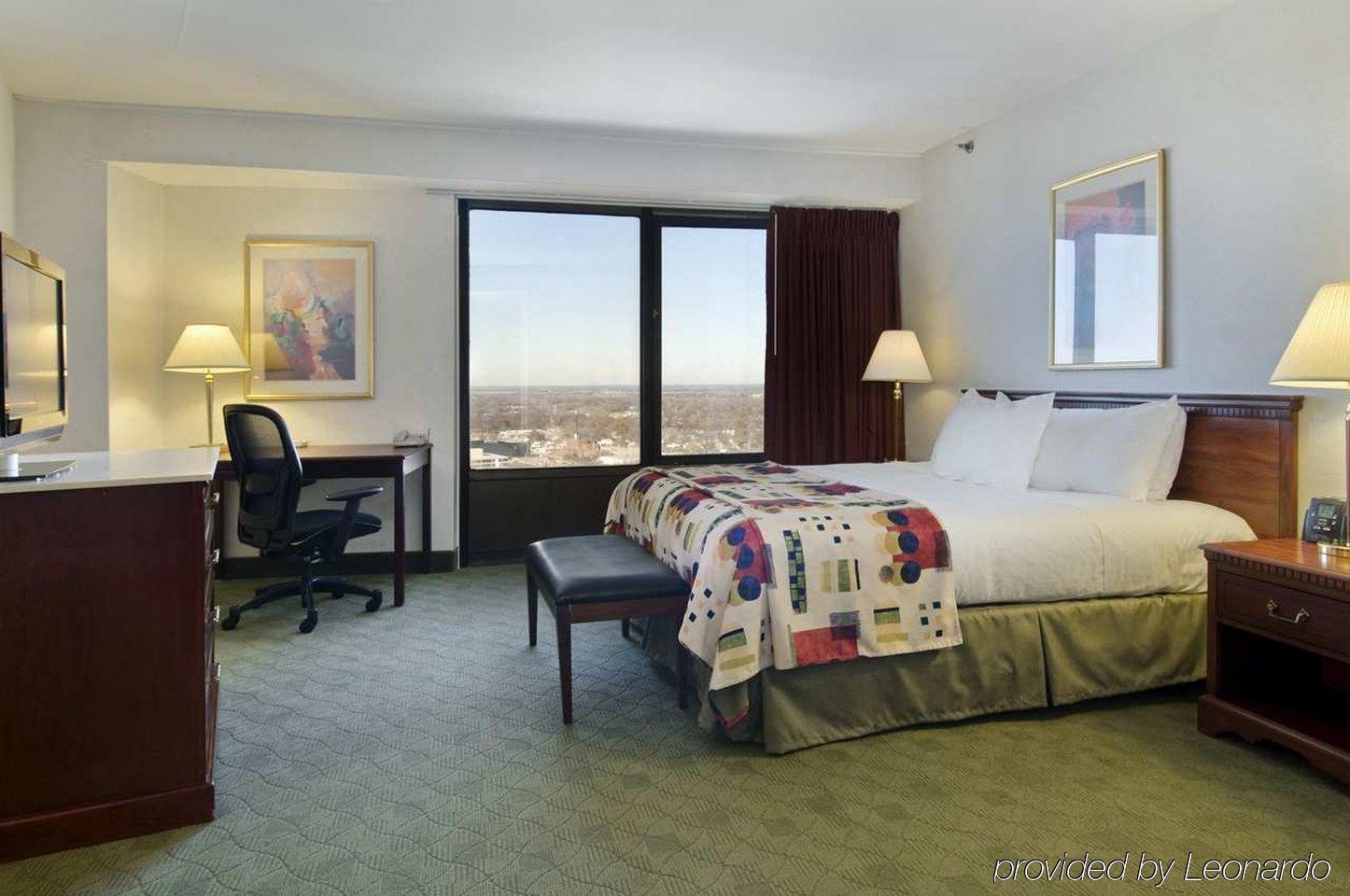 Wyndham Centre Hotel 3*